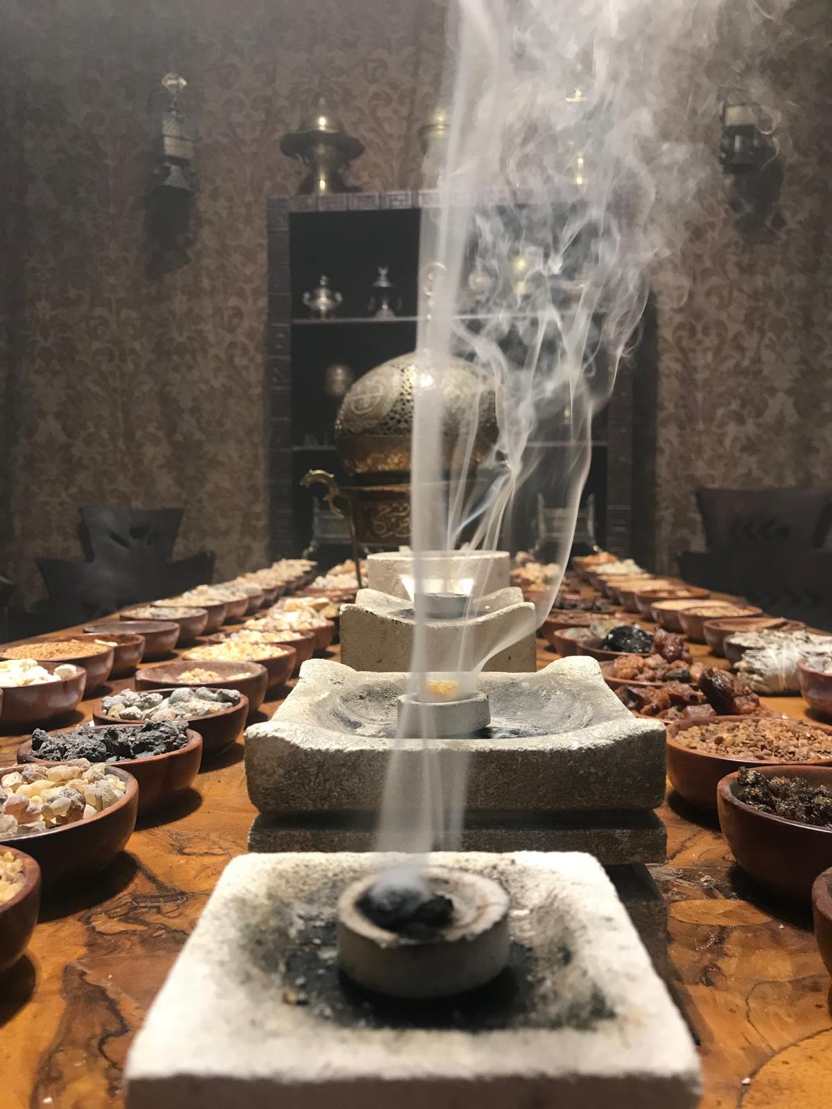 La Magia dell'Incenso: un viaggio tra Fumi, Profumi e Spiritualità